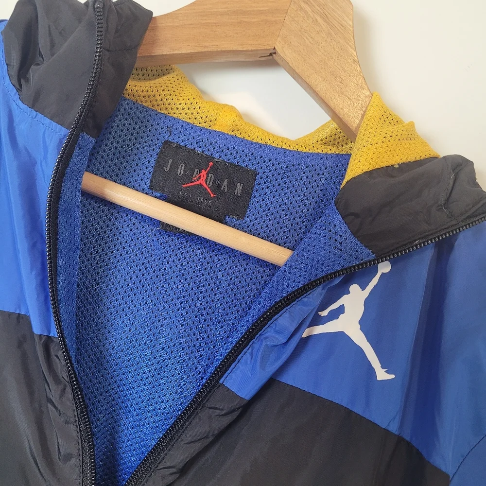 Michael Jordan  Boys Size Medium Lightweight Zip-Up Jacket Blue Black